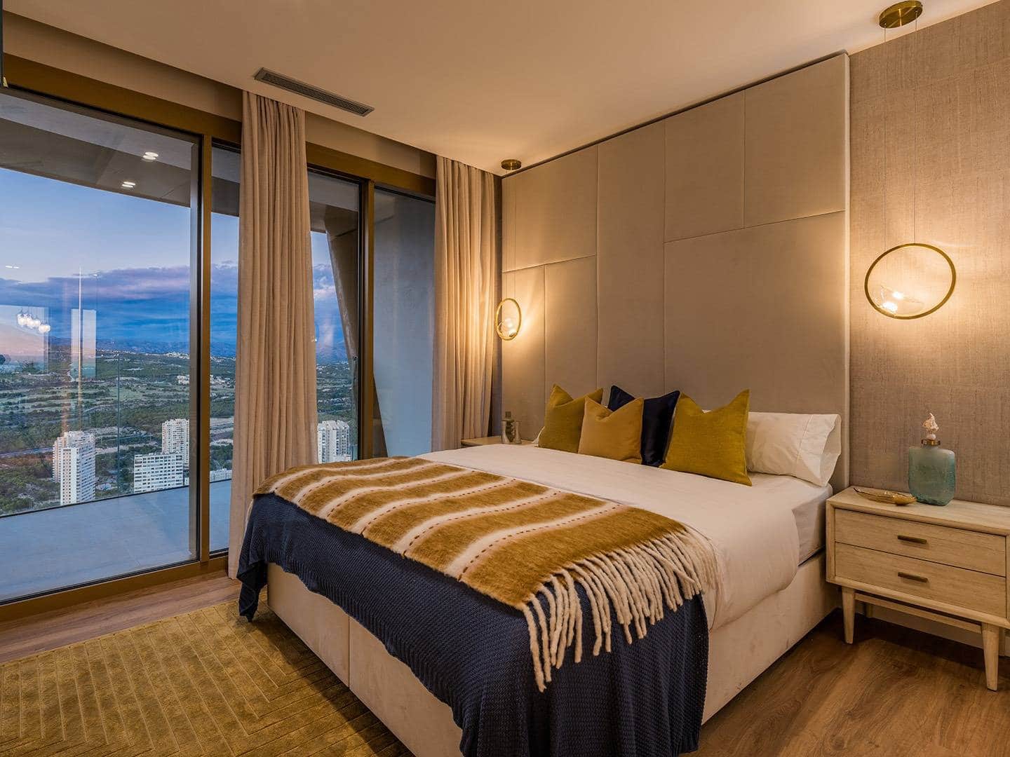 Apartamento de 3 habitaciones en Benidorm en venta con piscina garaje - 895.000 € (Ref: 8322772)