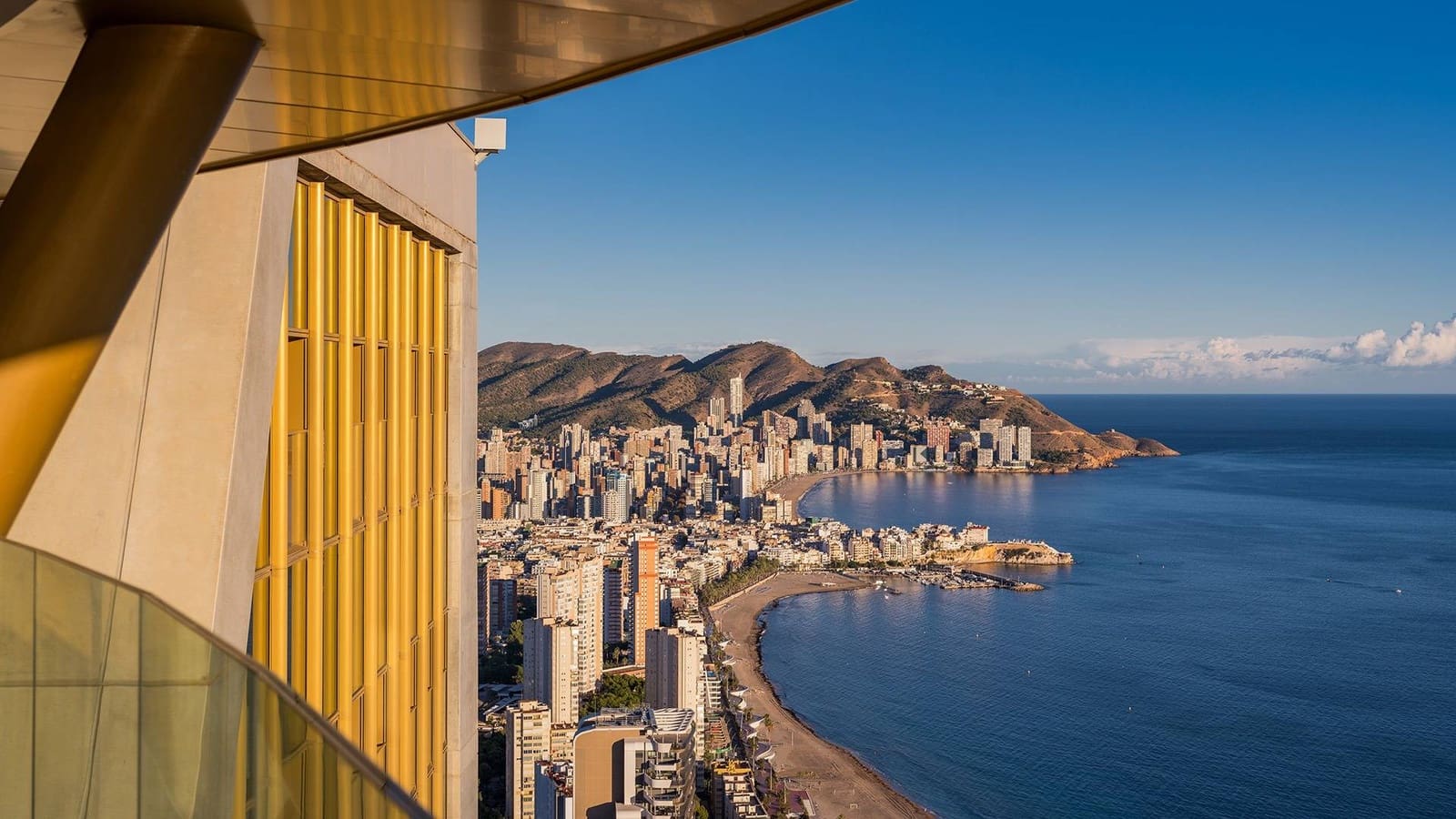 Apartamento de 3 habitaciones en Benidorm en venta con piscina garaje - 895.000 € (Ref: 8322772)