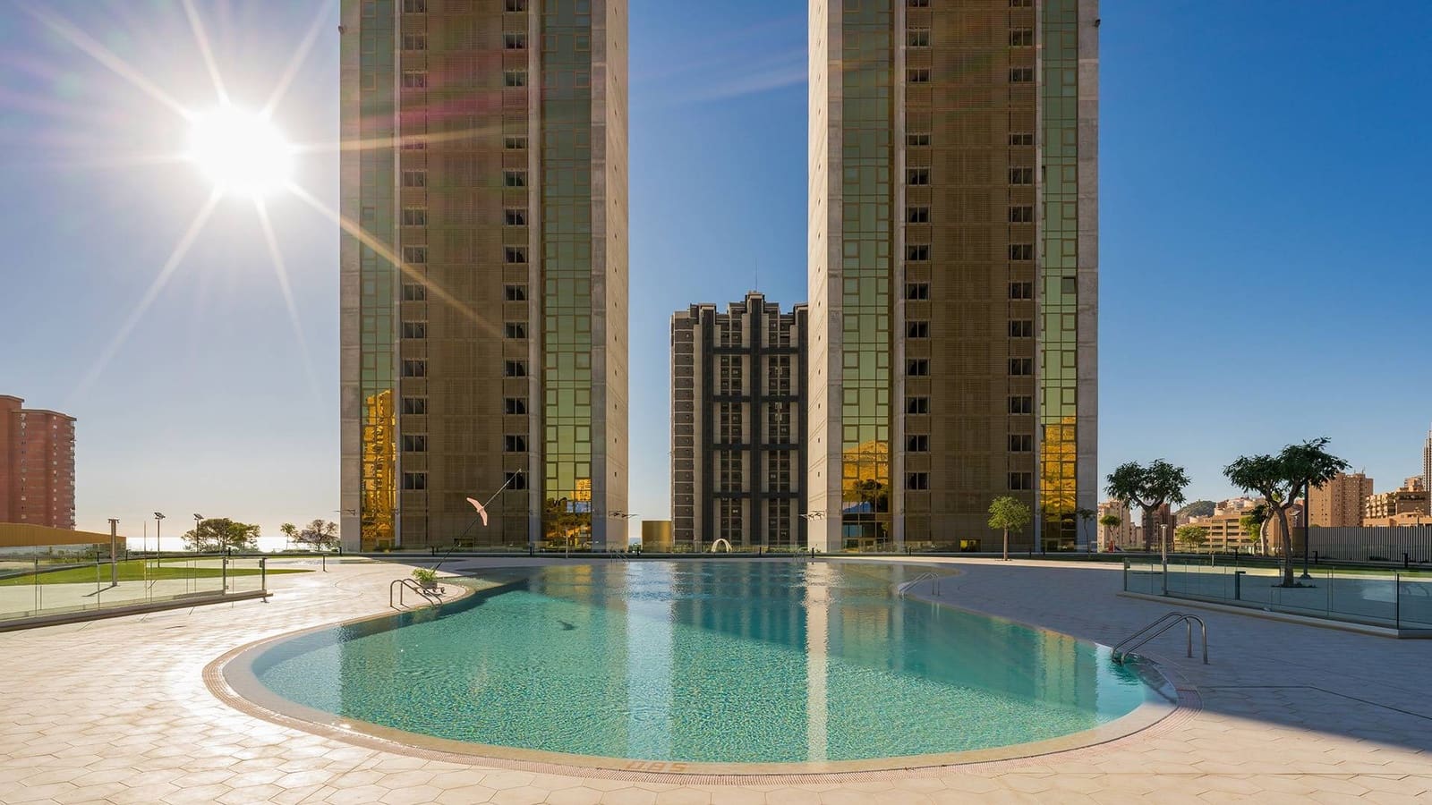 Apartamento de 3 habitaciones en Benidorm en venta con piscina garaje - 895.000 € (Ref: 8322772)