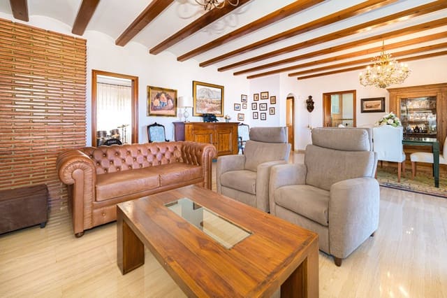 4 Zimmer Villa zu verkaufen in Beniarbeig mit Pool Garage - 850.000 € (Ref: 8398594)