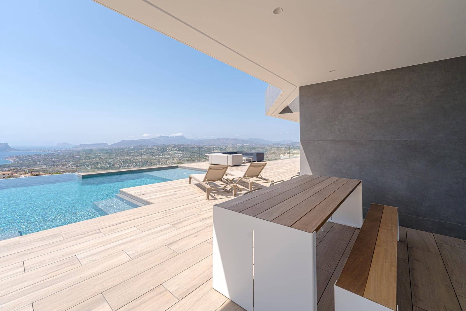 4 bedroom Villa for sale in Cumbre del Sol with pool garage - € 2,950,000 (Ref: 8493691)