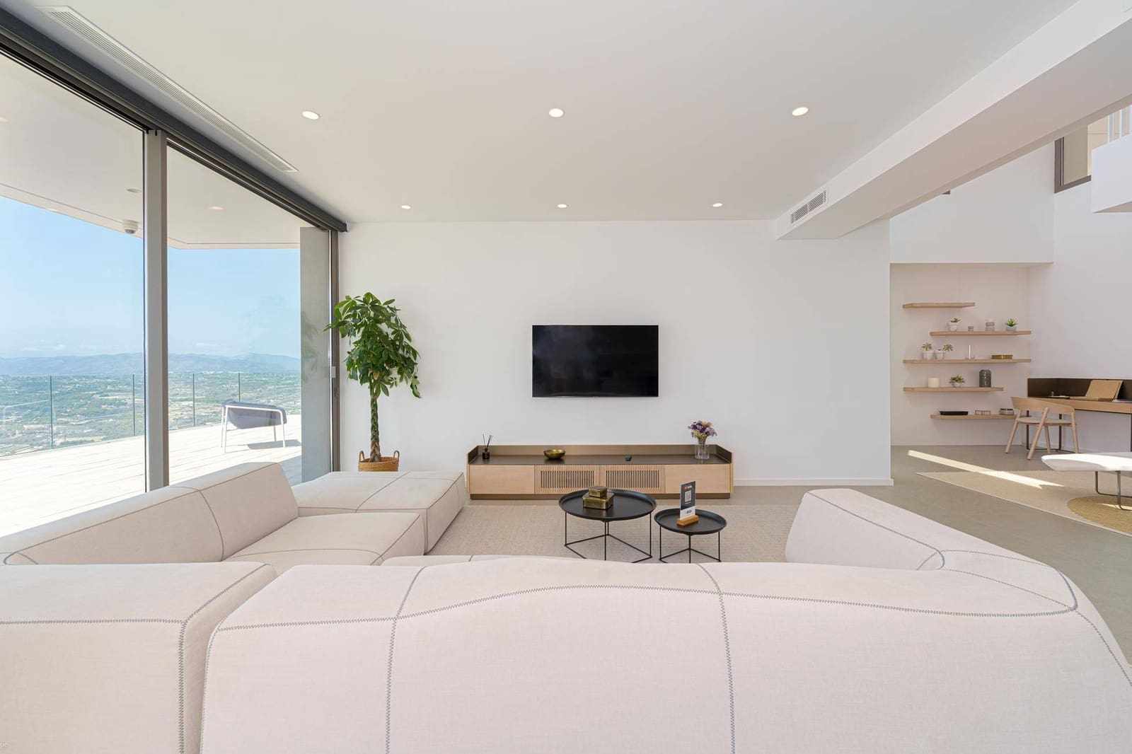 4 bedroom Villa for sale in Cumbre del Sol with pool garage - € 2,950,000 (Ref: 8493691)