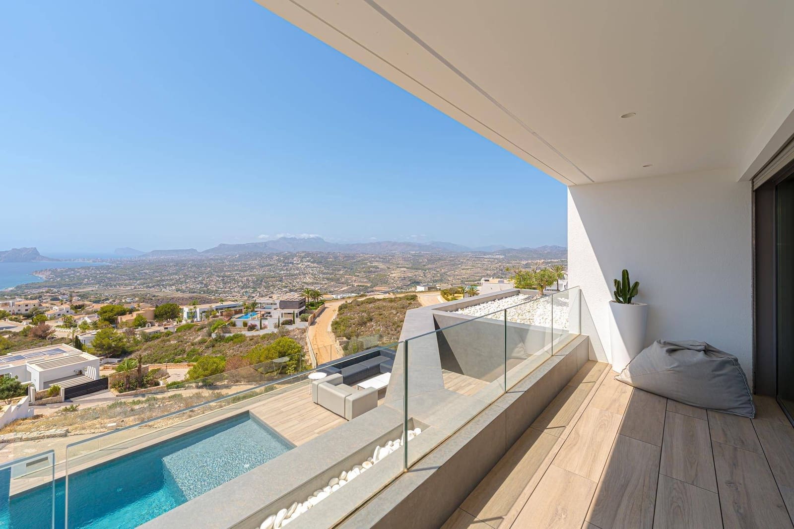 4 bedroom Villa for sale in Cumbre del Sol with pool garage - € 2,950,000 (Ref: 8493691)