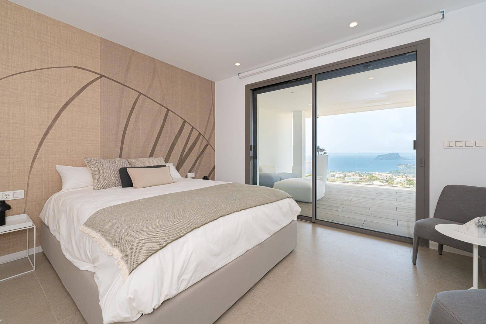 4 bedroom Villa for sale in Cumbre del Sol with pool garage - € 2,950,000 (Ref: 8493691)