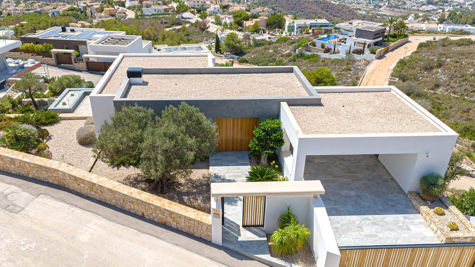 4 bedroom Villa for sale in Cumbre del Sol with pool garage - € 2,950,000 (Ref: 8493691)