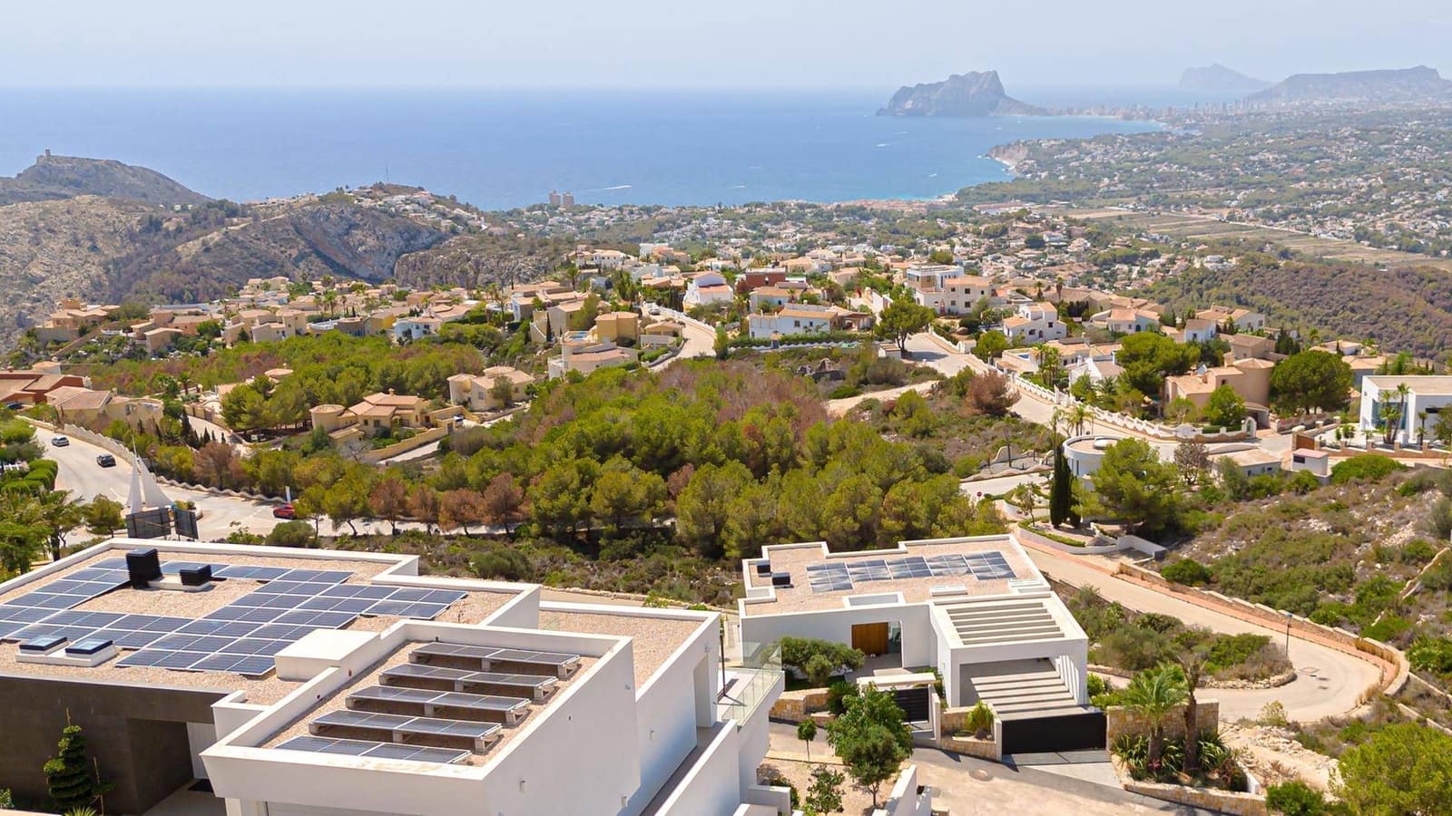 4 bedroom Villa for sale in Cumbre del Sol with pool garage - € 2,950,000 (Ref: 8493691)