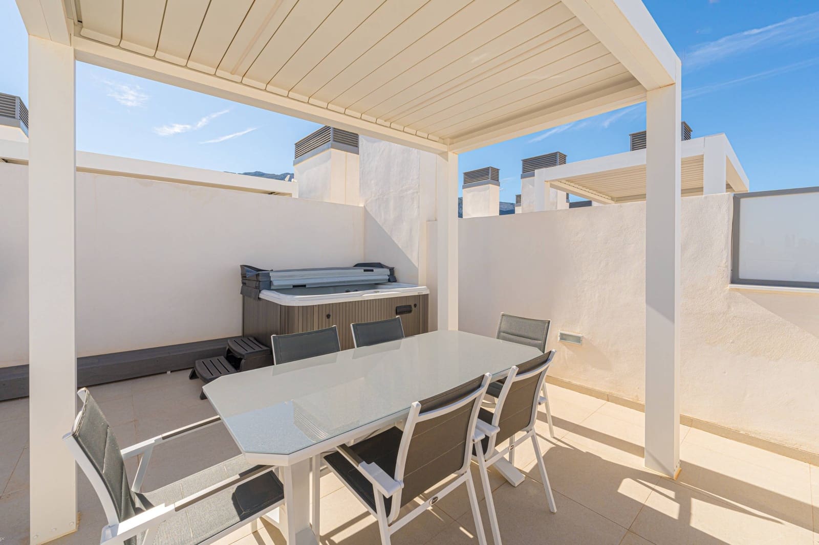 2 soveværelse Penthouse til salg i Denia med swimmingpool garage - € 430.000 (Ref: 8592352)