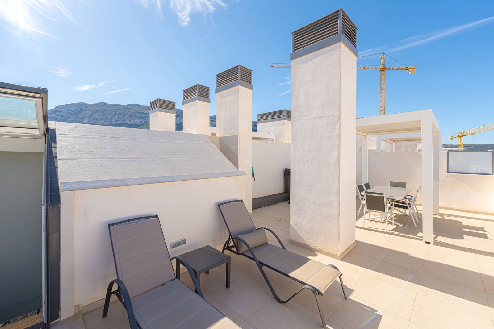 2 bedroom Penthouse for sale in Denia with pool garage - € 430,000 (Ref: 8592352)