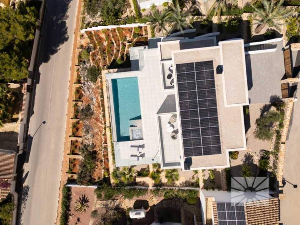 3 bedroom Villa for sale in Benitachell / Benitatxell with pool - € 2,195,000 (Ref: 8616954)