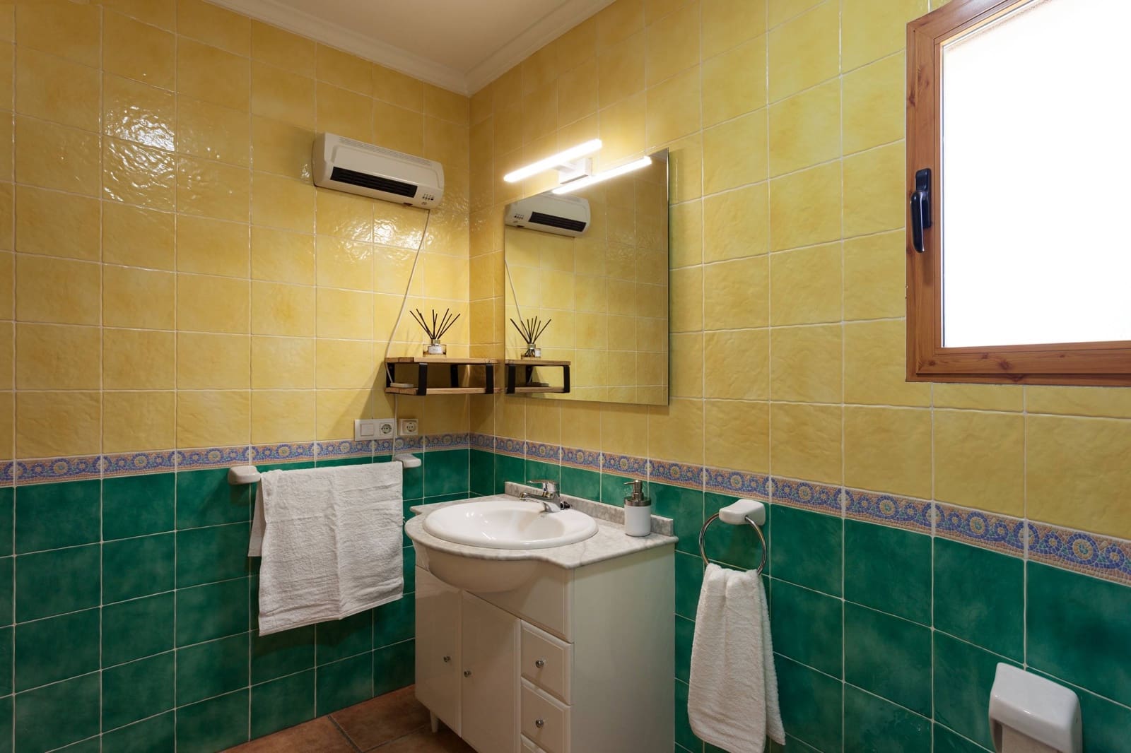 4 soveværelse Villa til leje i Jalon / Xalo med swimmingpool - € 1.900 (Ref: 8902978)