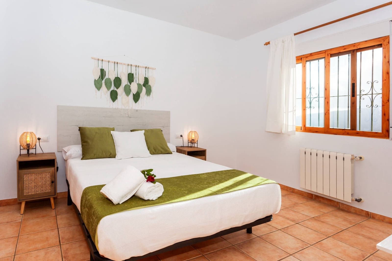 4 soveværelse Villa til leje i Jalon / Xalo med swimmingpool - € 1.900 (Ref: 8902978)