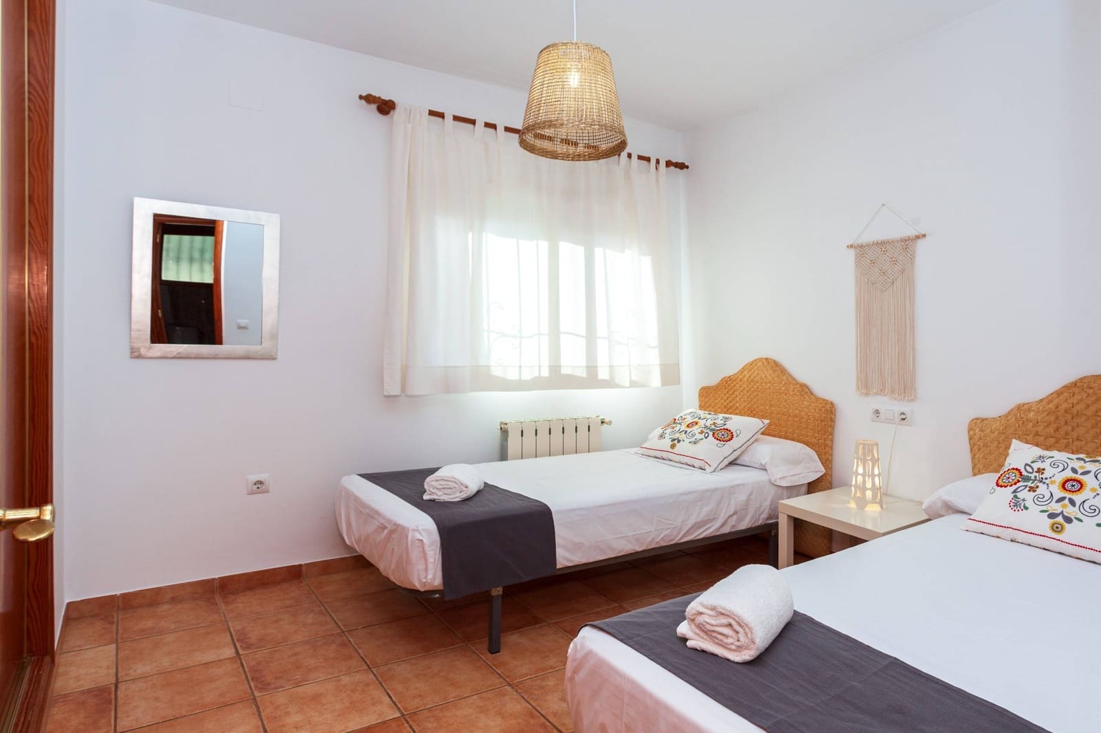 4 soveværelse Villa til leje i Jalon / Xalo med swimmingpool - € 1.900 (Ref: 8902978)