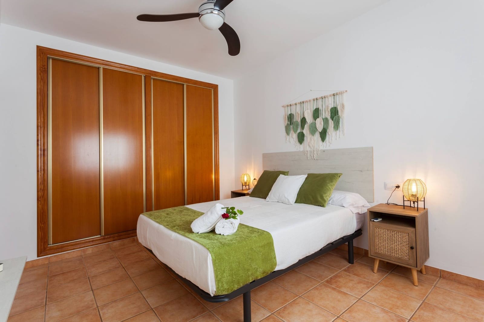 4 soveværelse Villa til leje i Jalon / Xalo med swimmingpool - € 1.900 (Ref: 8902978)