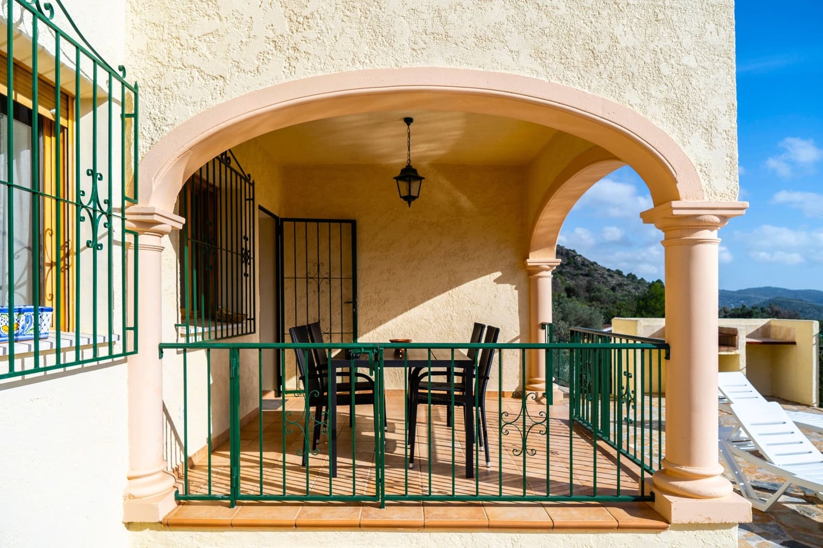 4 soveværelse Villa til leje i Jalon / Xalo med swimmingpool - € 1.900 (Ref: 8902978)