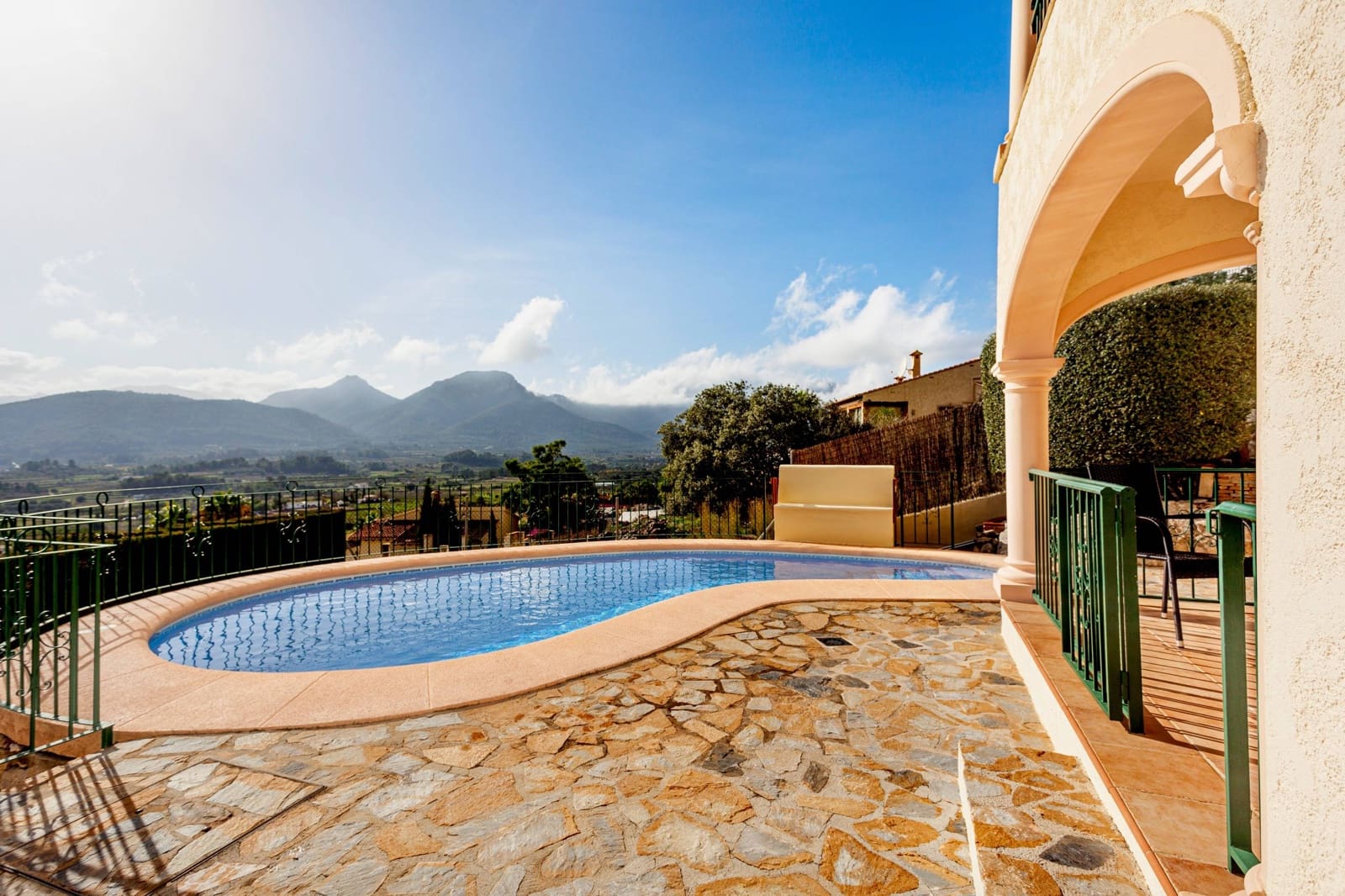 4 soveværelse Villa til leje i Jalon / Xalo med swimmingpool - € 1.900 (Ref: 8902978)