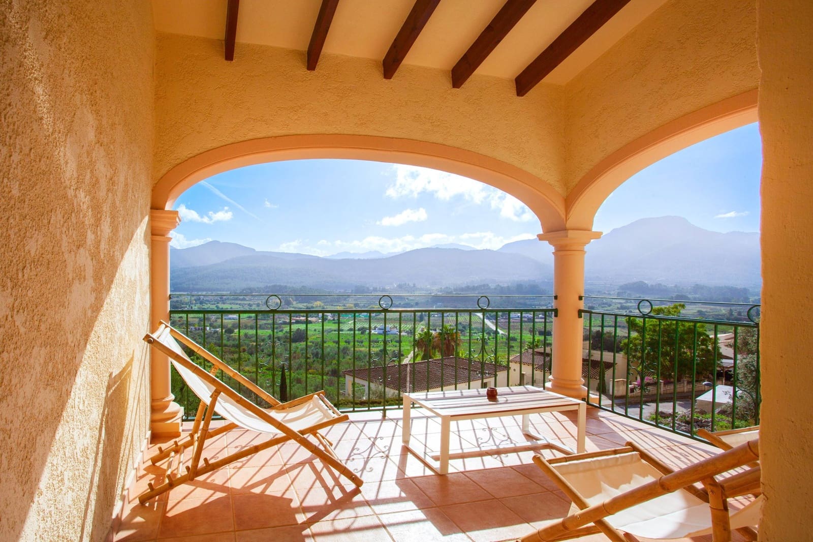 4 soveværelse Villa til leje i Jalon / Xalo med swimmingpool - € 1.900 (Ref: 8902978)