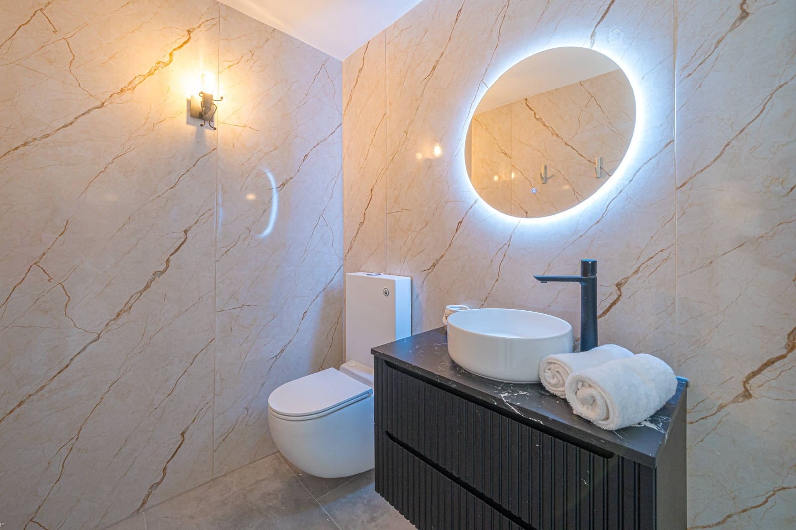 2 soveværelse Lejlighed til salg i Arenal - € 325.000 (Ref: 8905268)