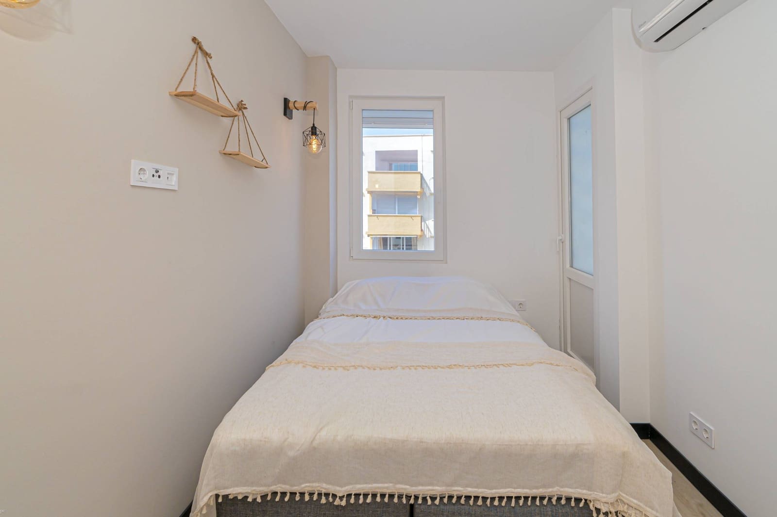 2 soveværelse Lejlighed til salg i Arenal - € 325.000 (Ref: 8905268)