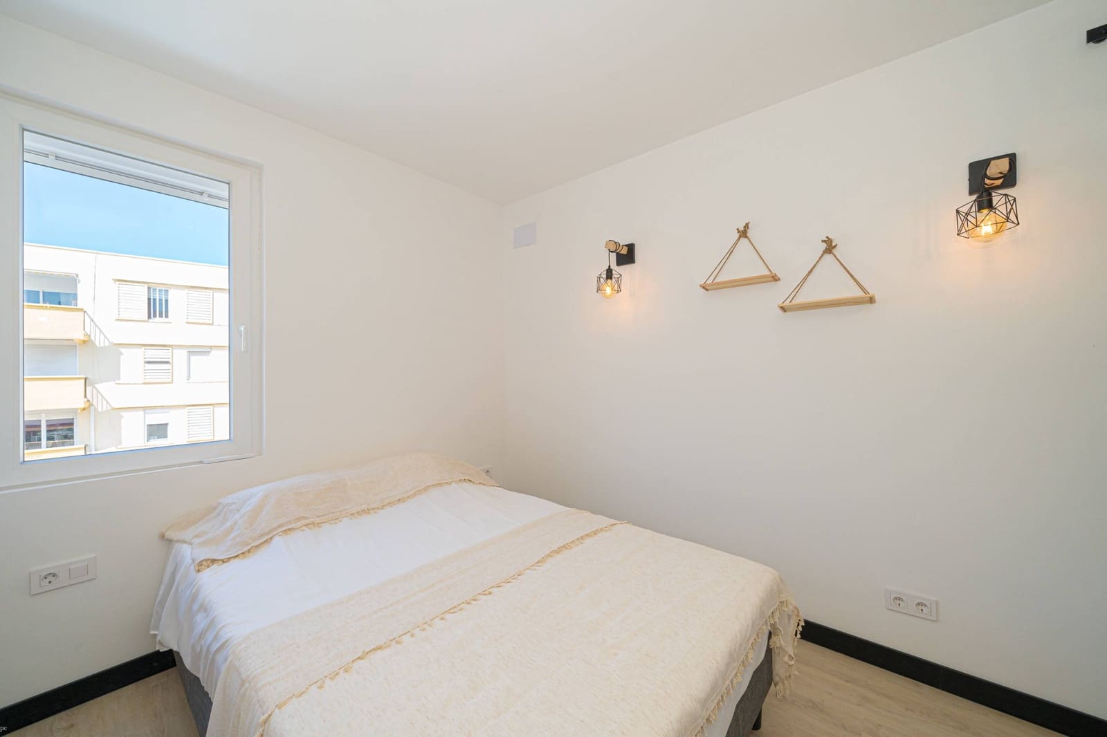 2 soveværelse Lejlighed til salg i Arenal - € 325.000 (Ref: 8905268)