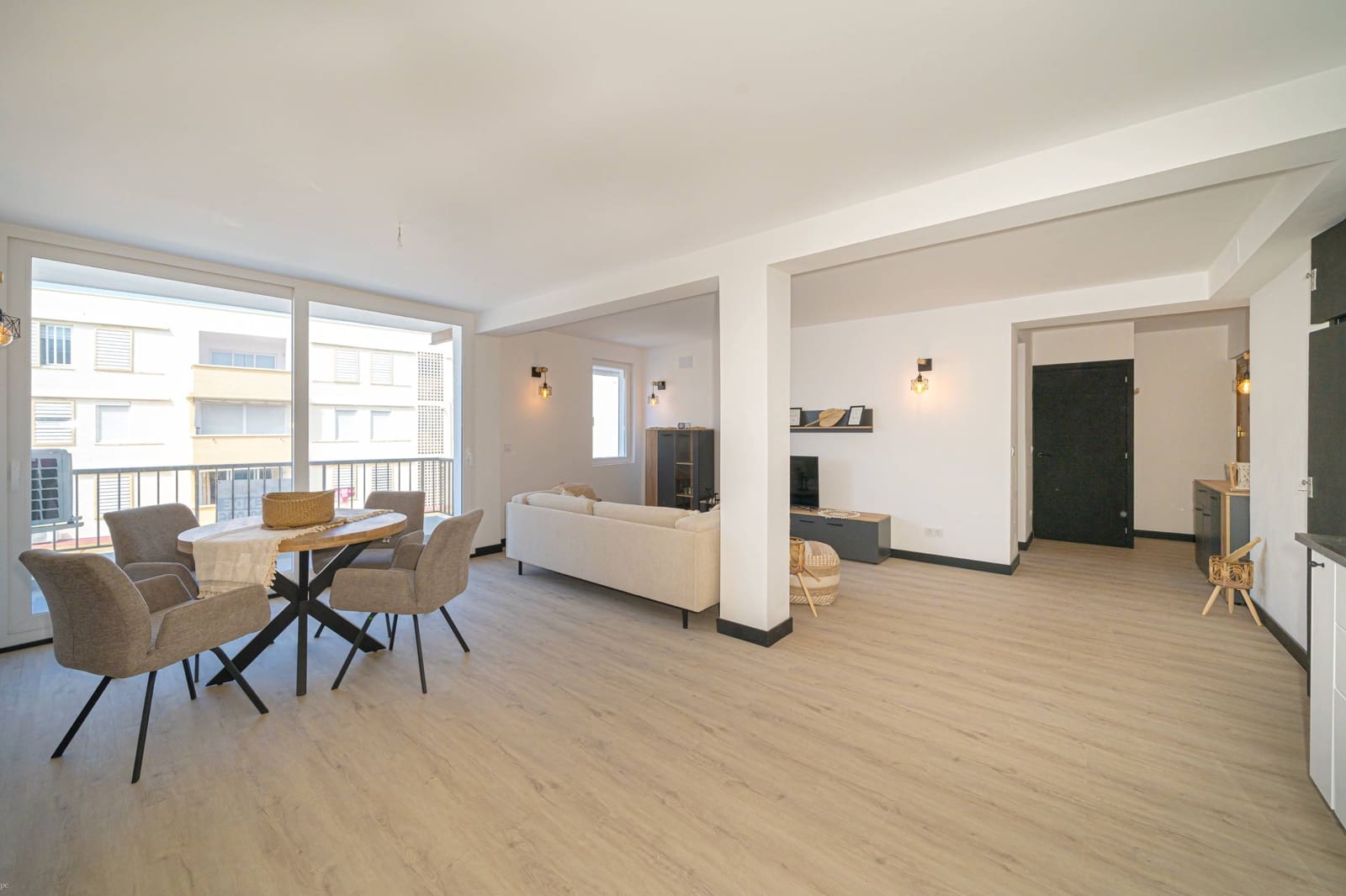 2 soveværelse Lejlighed til salg i Arenal - € 325.000 (Ref: 8905268)