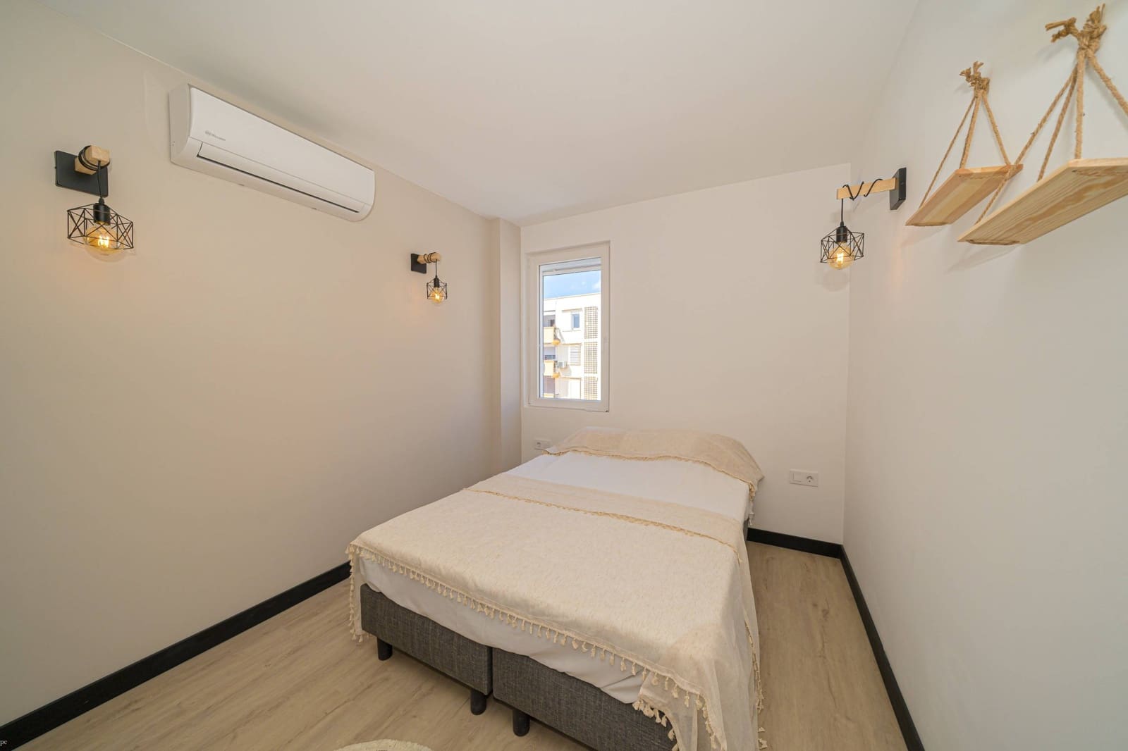 2 soveværelse Lejlighed til salg i Arenal - € 325.000 (Ref: 8905268)