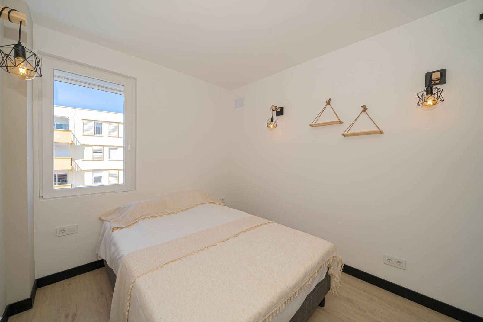 2 soveværelse Lejlighed til salg i Arenal - € 325.000 (Ref: 8905268)