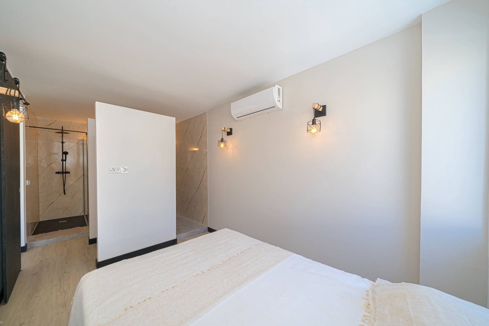 2 soveværelse Lejlighed til salg i Arenal - € 325.000 (Ref: 8905268)