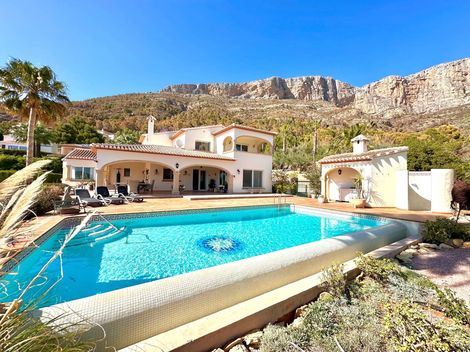 4 soveværelse Villa til salg i Javea / Xabia med swimmingpool garage - € 1.495.000 (Ref: 8913130)
