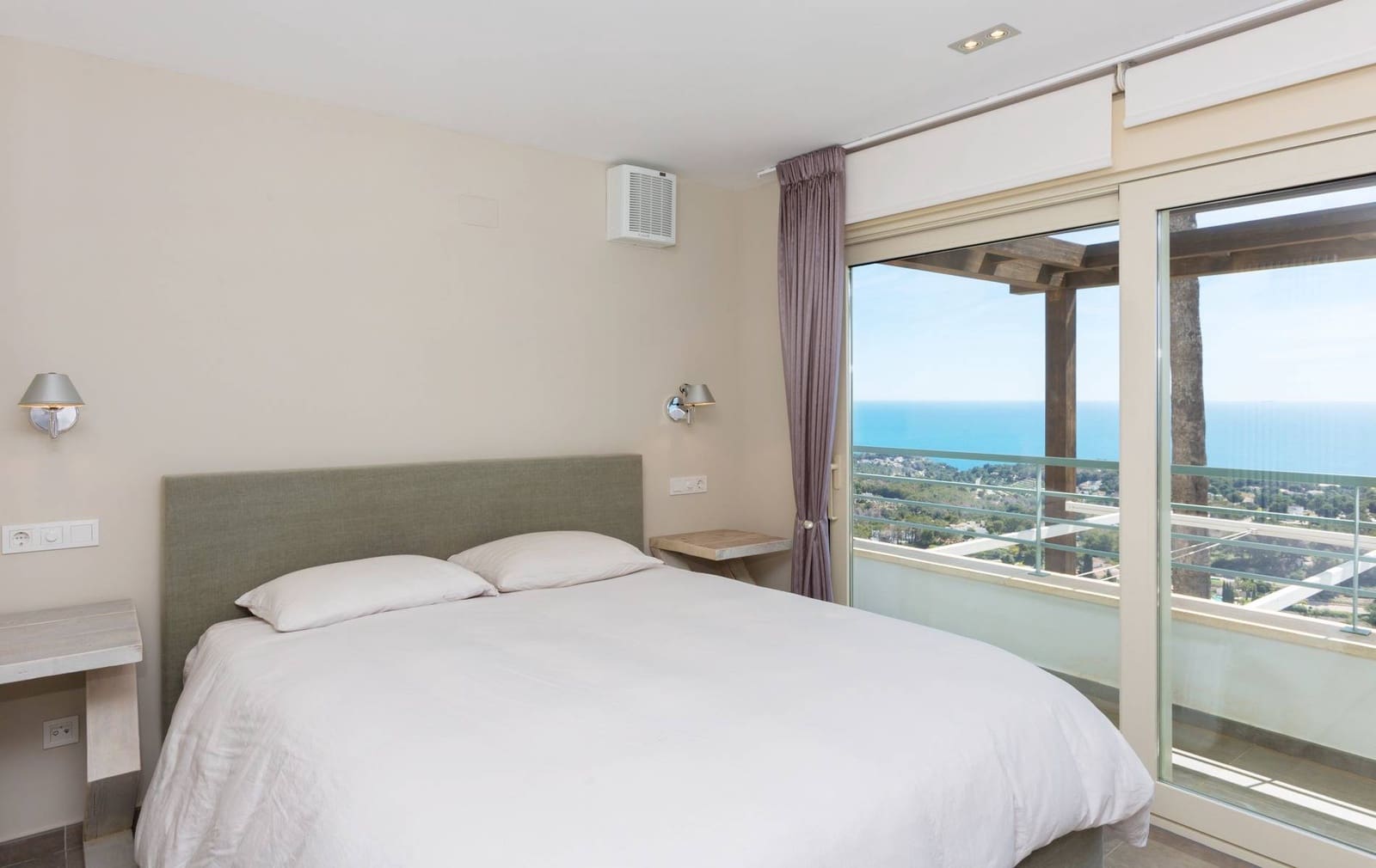 4 makuuhuone Huvila myytävänä paikassa Benissa mukana uima-altaan 
autotalli - 1 750 000 € (Ref: 8926269)