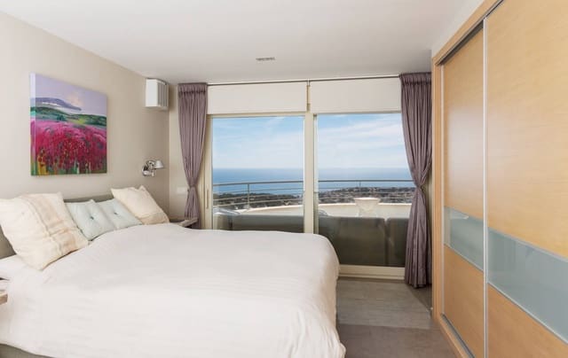 4 makuuhuone Huvila myytävänä paikassa Benissa mukana uima-altaan 
autotalli - 1 750 000 € (Ref: 8926269)