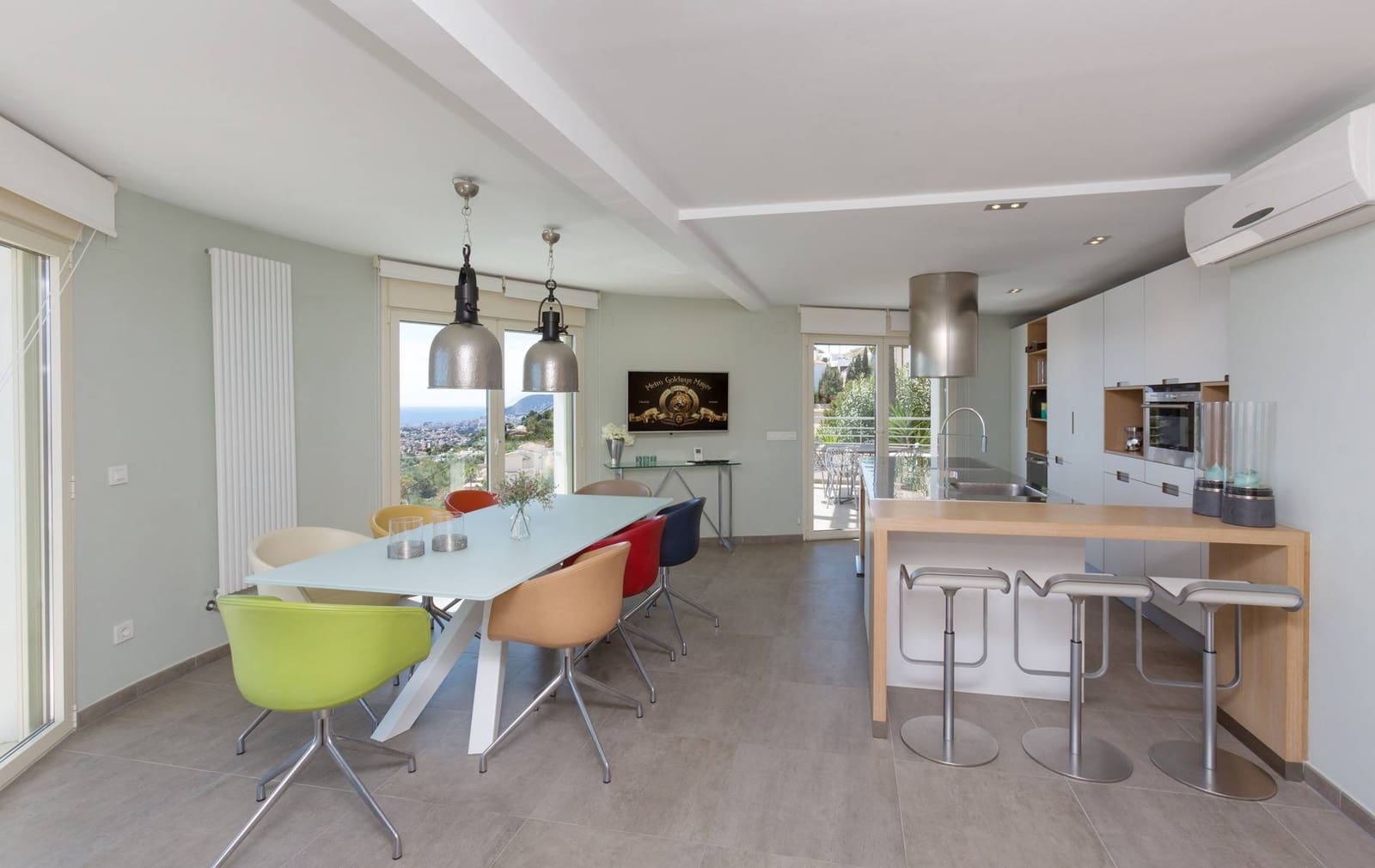 4 makuuhuone Huvila myytävänä paikassa Benissa mukana uima-altaan 
autotalli - 1 750 000 € (Ref: 8926269)