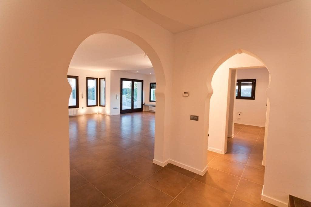 4 soveværelse Villa til salg i Moraira med swimmingpool - € 1.440.000 (Ref: 9118636)