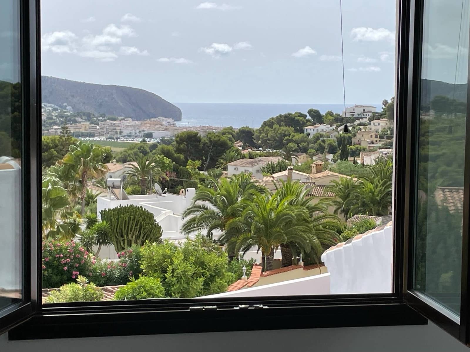 4 soveværelse Villa til salg i Moraira med swimmingpool - € 1.440.000 (Ref: 9118636)