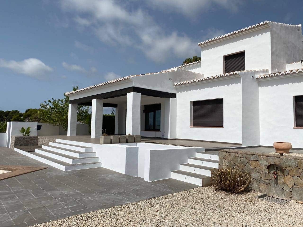 4 soveværelse Villa til salg i Moraira med swimmingpool - € 1.440.000 (Ref: 9118636)