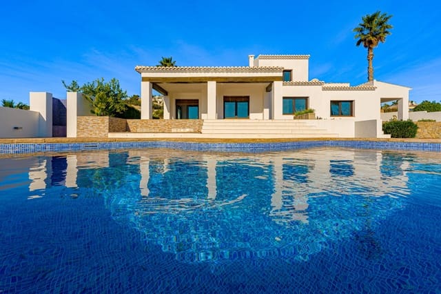 Chalet de 4 habitaciones en Moraira, Teulada-Moraira en venta con piscina - 1.440.000 € (Ref: 9118636)