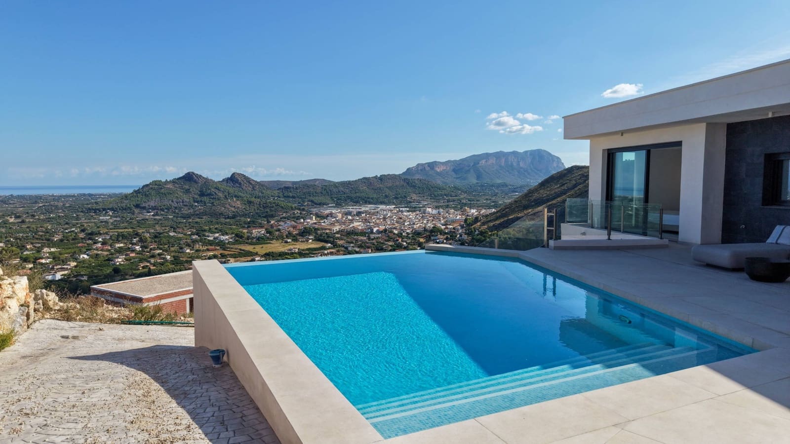 3 makuuhuone Huvila myytävänä paikassa Monte Solana mukana uima-altaan - 755 000 € (Ref: 9128171)