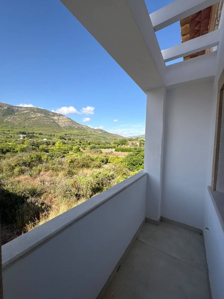 3 Zimmer Reihenhaus zu verkaufen in Parcent mit Pool Garage - 225.000 € (Ref: 9134298)