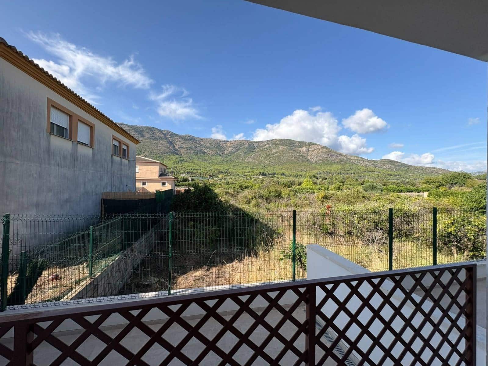 3 Zimmer Reihenhaus zu verkaufen in Parcent mit Pool Garage - 225.000 € (Ref: 9134298)
