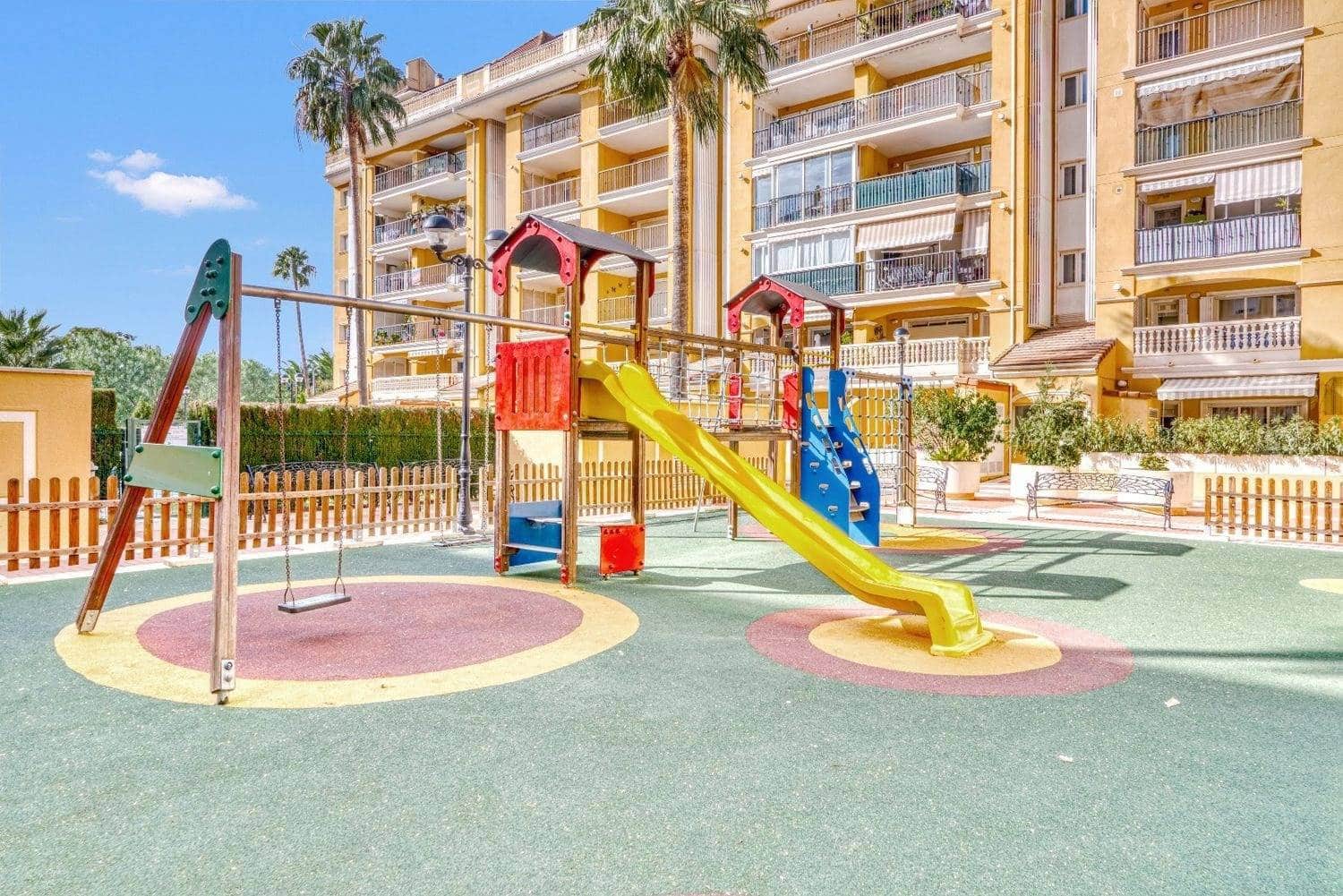 3 sypialnia Penthouse na sprzedaż w Denia z basenem garażem - 389 000 € (Ref: 9149168)