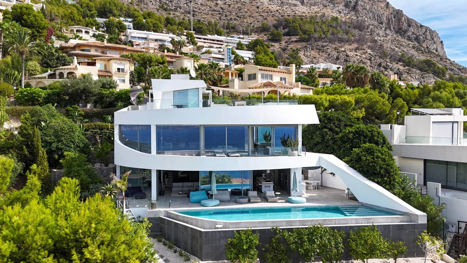 4 bedroom Villa for sale in Altea with pool - € 4,000,000 (Ref: 9206741)