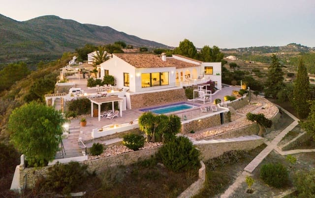 5 soverom Villa til salgs i Benissa med svømmebasseng - € 2 480 000 (Ref: 9300995)