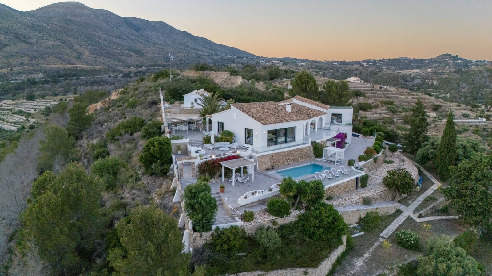 5 soverom Villa til salgs i Benissa med svømmebasseng - € 2 480 000 (Ref: 9300995)