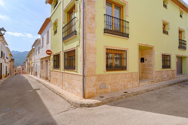 5 soveværelse Byhus til salg i Alcalalí / Alcanalí med garage - € 350.000 (Ref: 9317795)