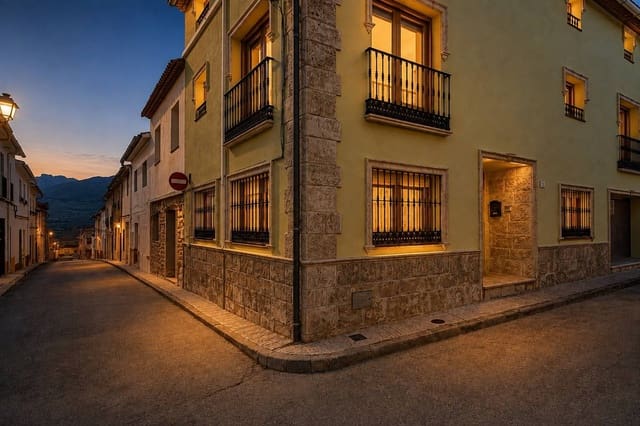 5 slaapkamer Huis te koop in Alcalalí / Alcanalí met garage - € 350.000 (Ref: 9317795)