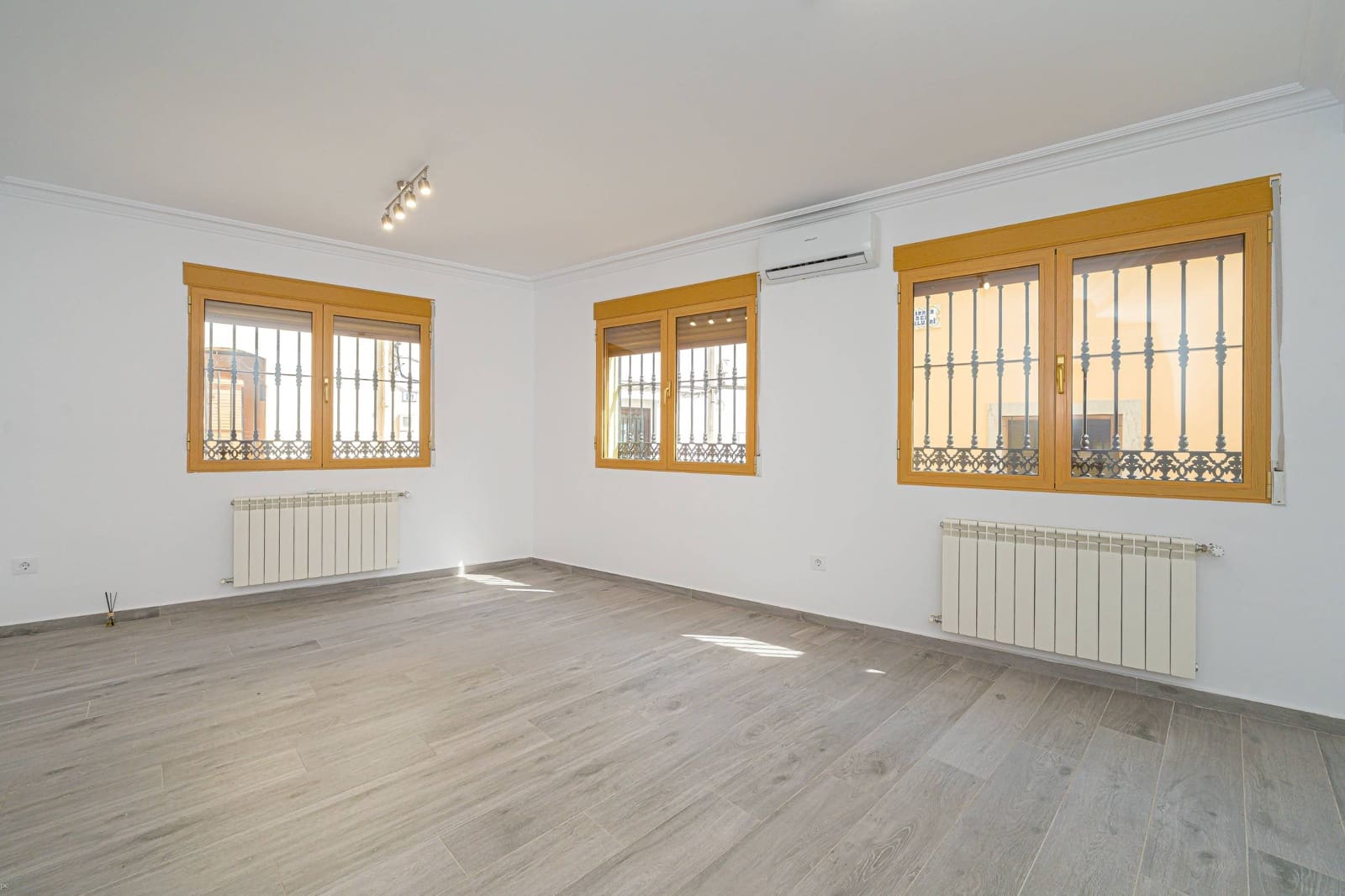 5 soverom Hus til salgs i Alcalali / Alcanali med garasje - € 350 000 (Ref: 9317795)