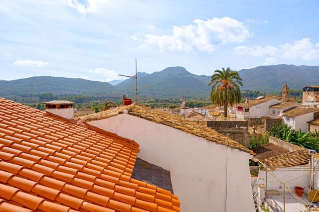 5 slaapkamer Huis te koop in Alcalalí / Alcanalí met garage - € 350.000 (Ref: 9317795)