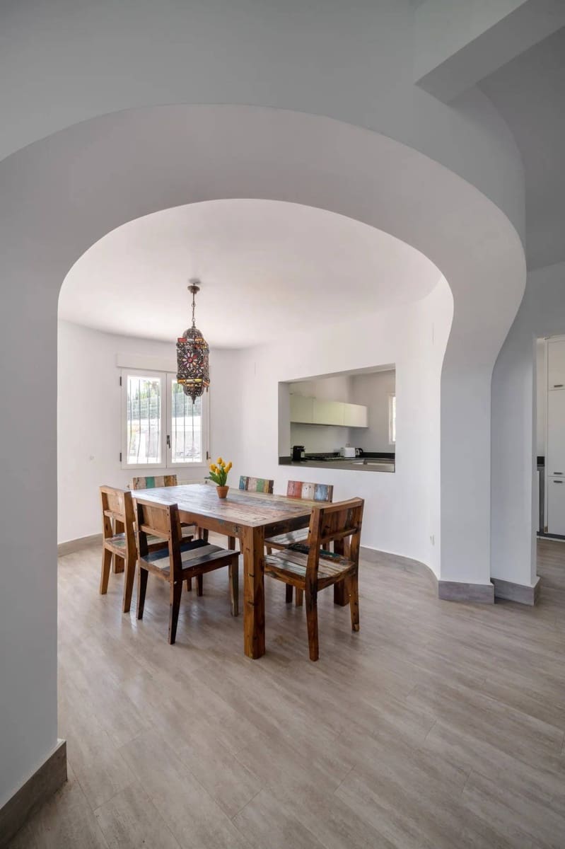 4 Zimmer Villa zu verkaufen in Adsubia mit Pool Garage - 899.000 € (Ref: 9334875)