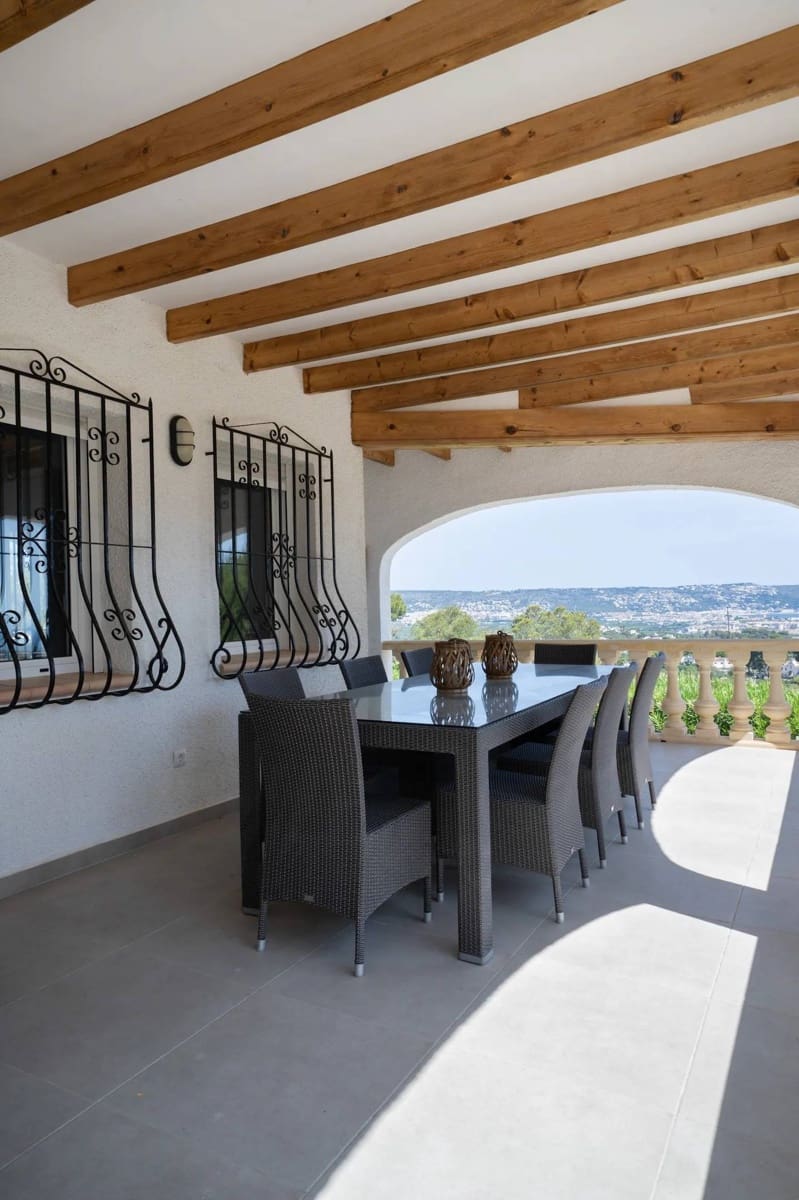 4 Zimmer Villa zu verkaufen in Adsubia mit Pool Garage - 899.000 € (Ref: 9334875)