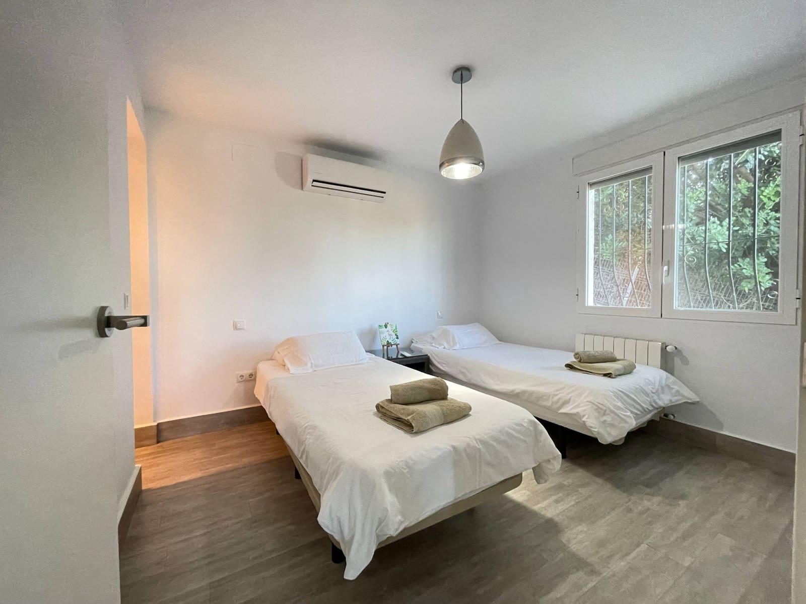 4 Zimmer Villa zu verkaufen in Adsubia mit Pool Garage - 899.000 € (Ref: 9334875)
