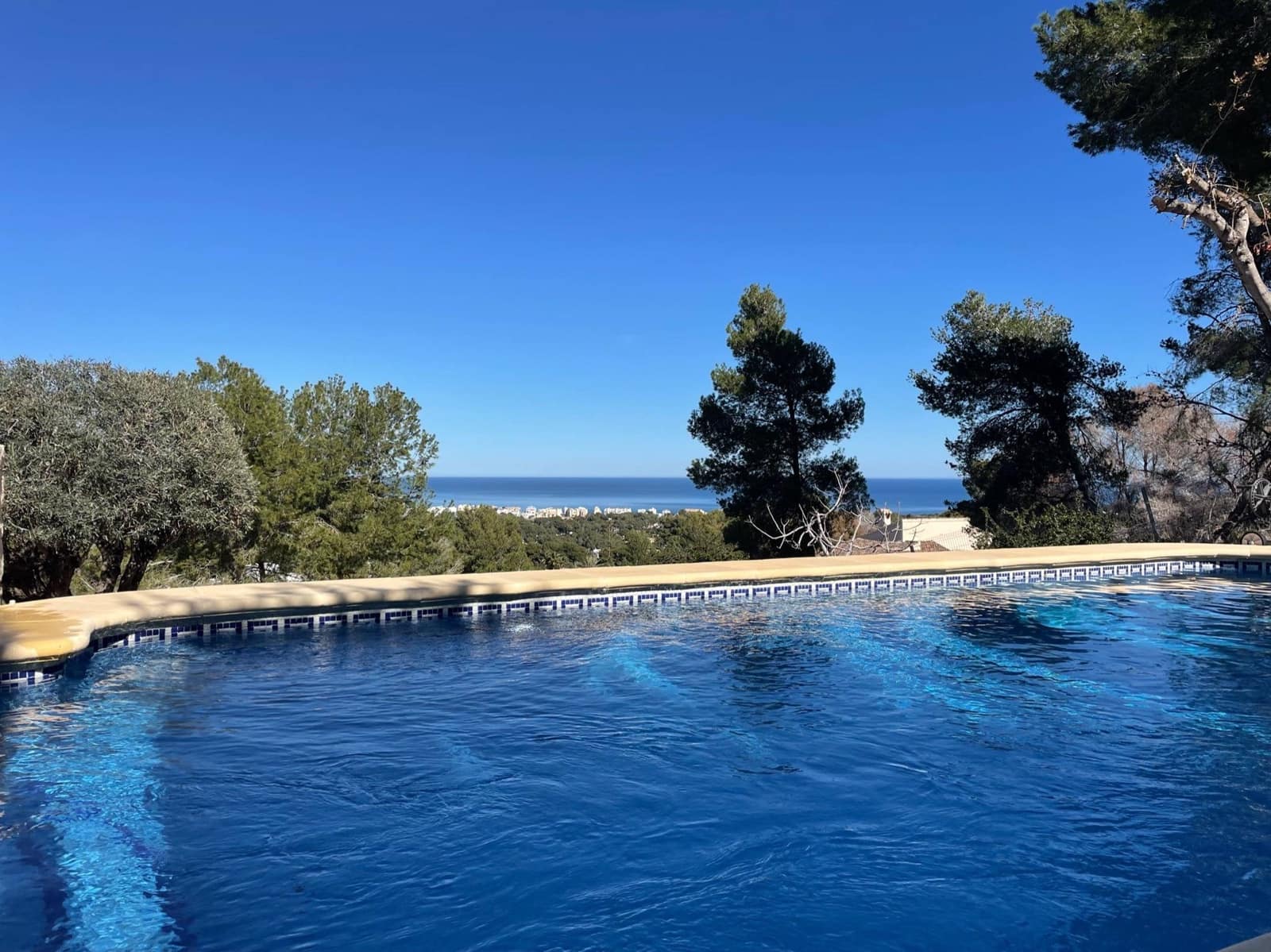 4 Zimmer Villa zu verkaufen in Adsubia mit Pool Garage - 899.000 € (Ref: 9334875)